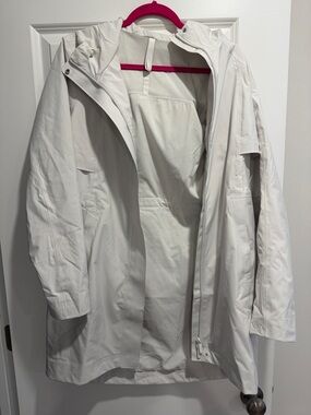 Lululemon Light Ivory Rain Rebel Jacket